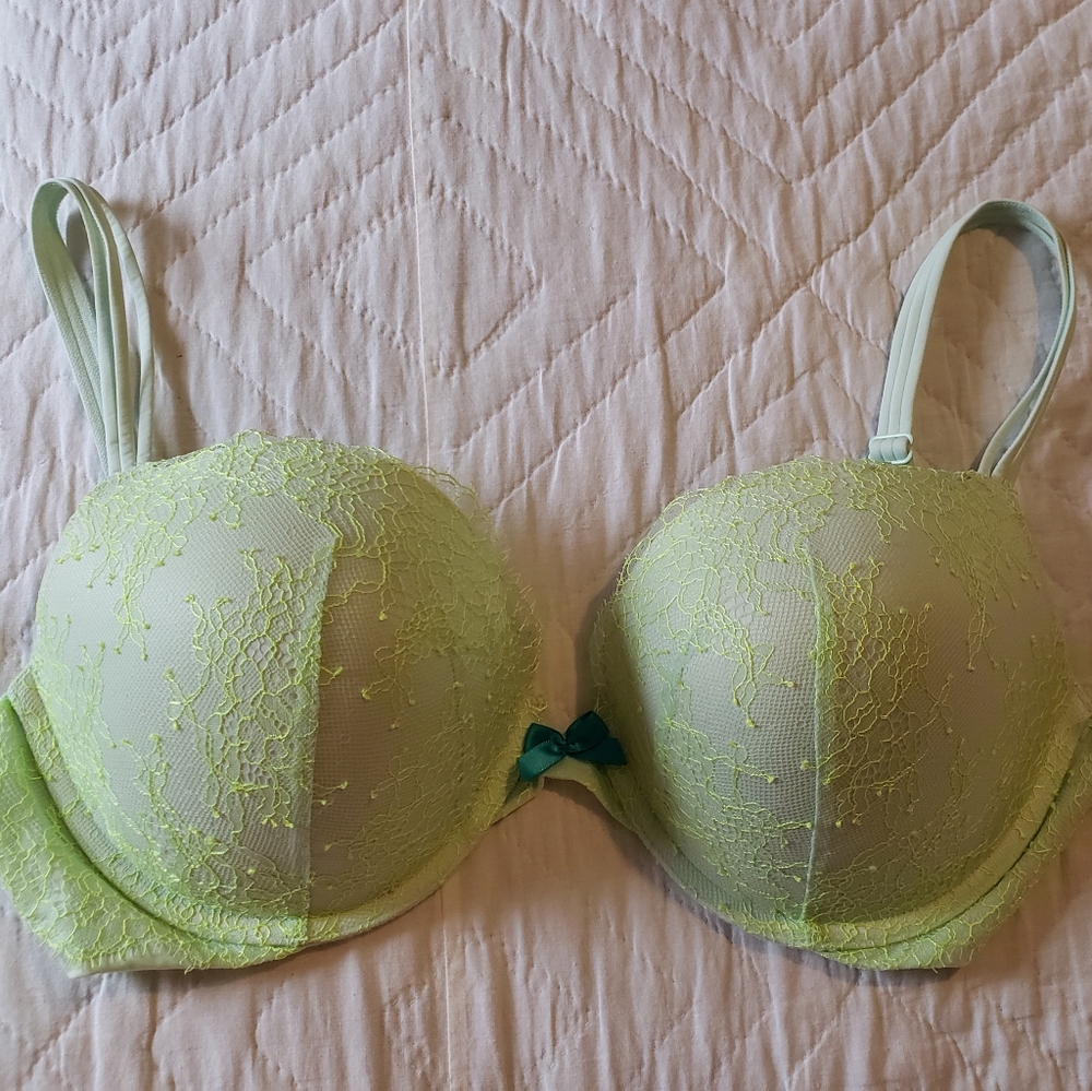 Victoria's Secret Very Sexy Push Up Bra 36DD